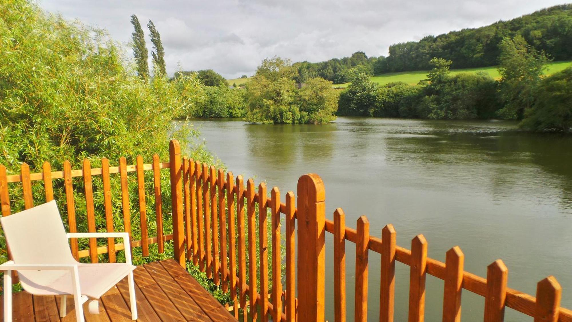 Cabanes Flottantes Et Gites Au Fil De L'Eau Colleville Zewnętrze zdjęcie