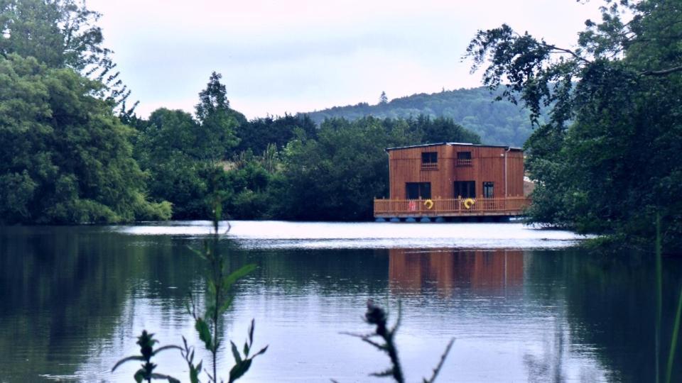 Cabanes Flottantes Et Gites Au Fil De L'Eau Colleville Zewnętrze zdjęcie