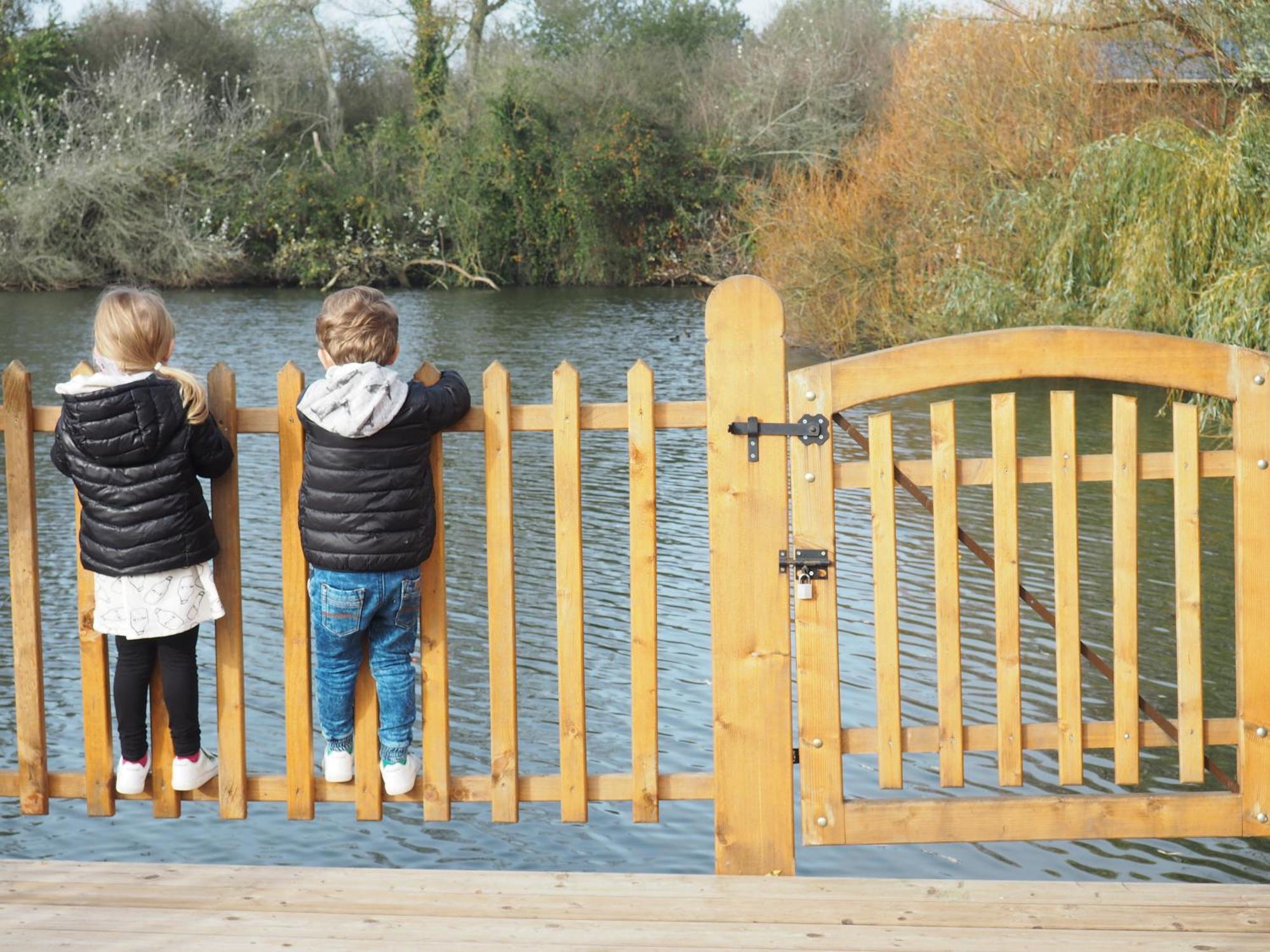 Cabanes Flottantes Et Gites Au Fil De L'Eau Colleville Zewnętrze zdjęcie